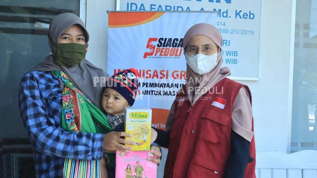 Imunisasi Gratis untuk Adik Bayi dari Keluarga Kurang Mampu di Kab. Cilacap